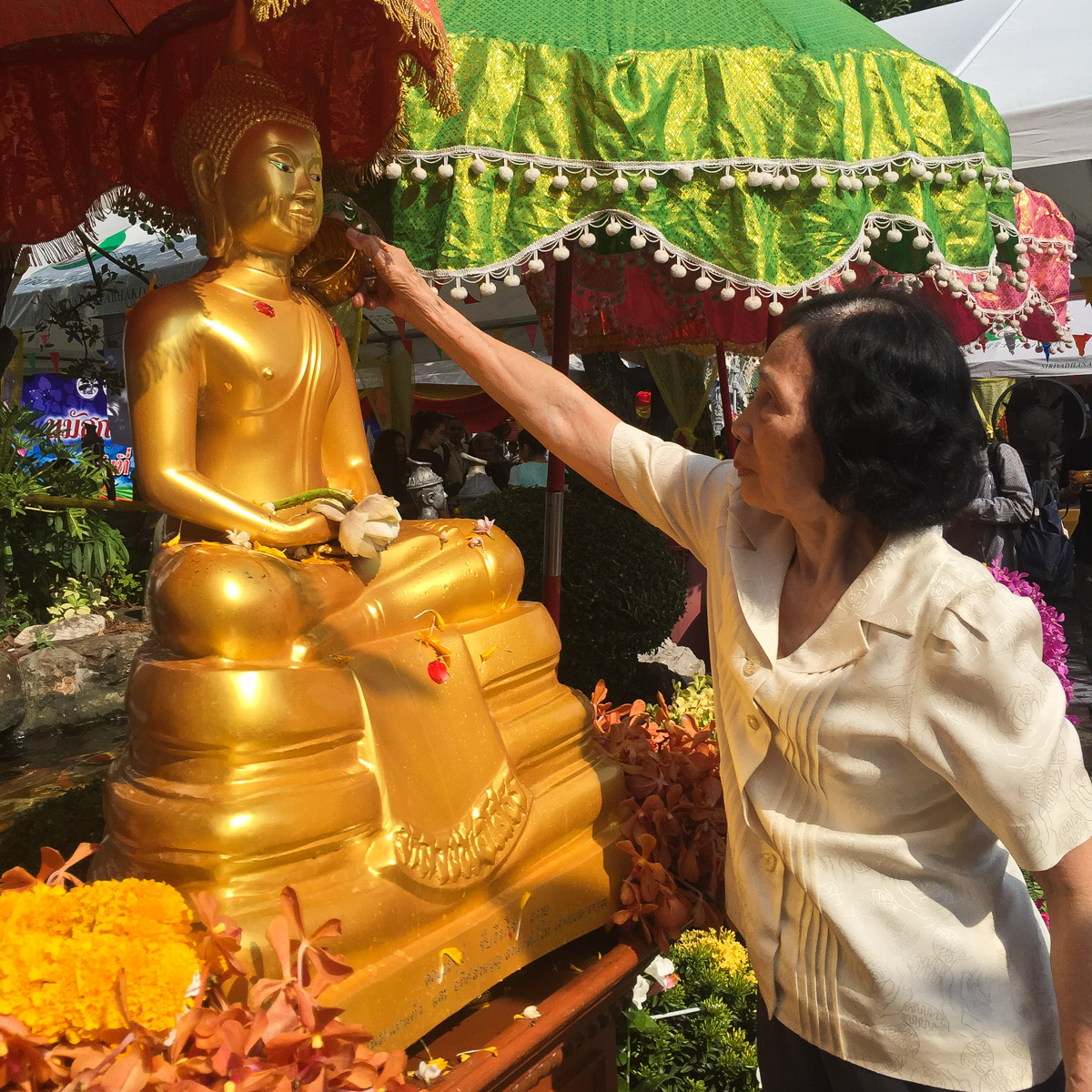 Songkran at Wat Pho, Bangkok
