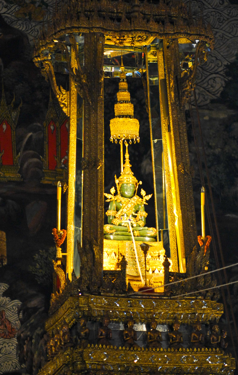 Smaragd Buddha, Wat Phra Kaeo