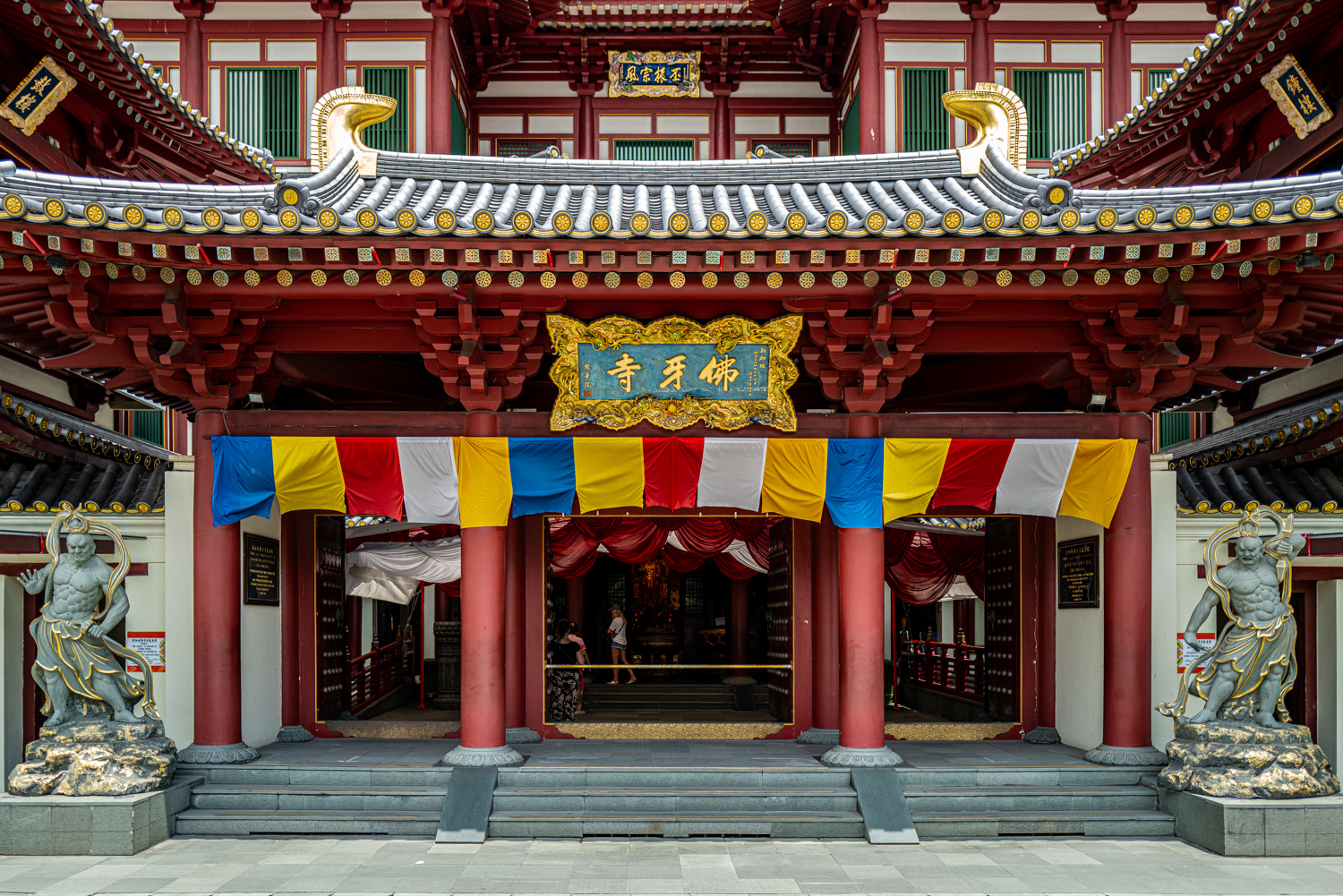 Entrance of Buddha Tooth Relic Temple, Chinatown